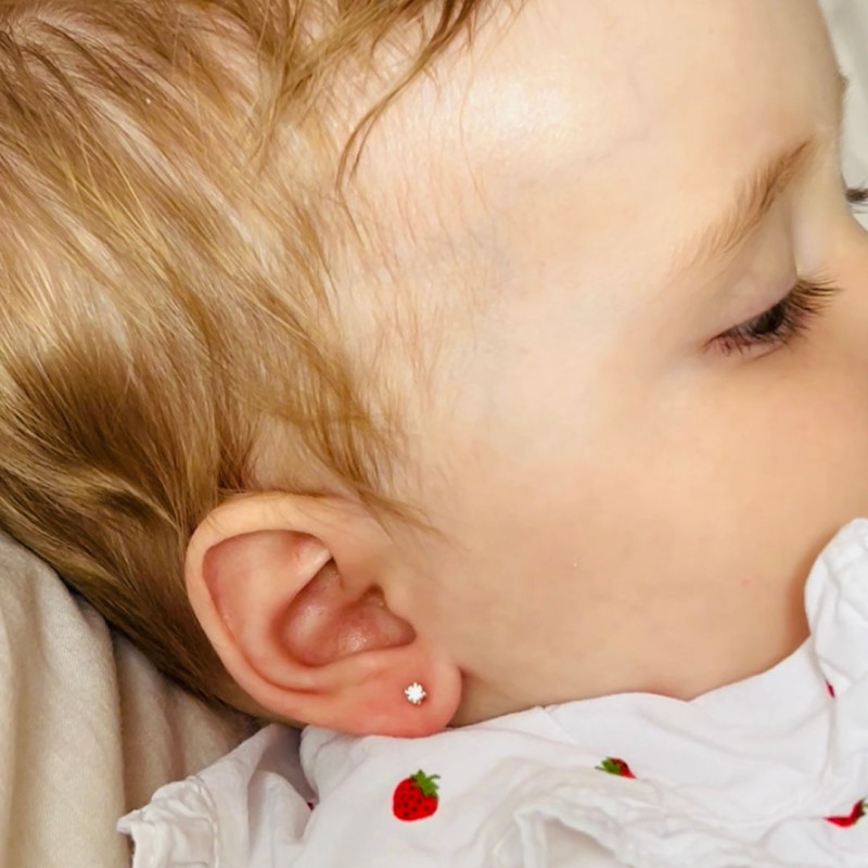 Diamant mic, 3 mm - Cercel aur alb 14K ! SE VINDE LA BUCATA !