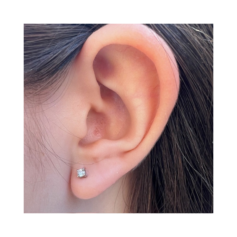 Diamant mic, 3 mm - Cercel aur galben 14K ! SE VINDE LA BUCATA !