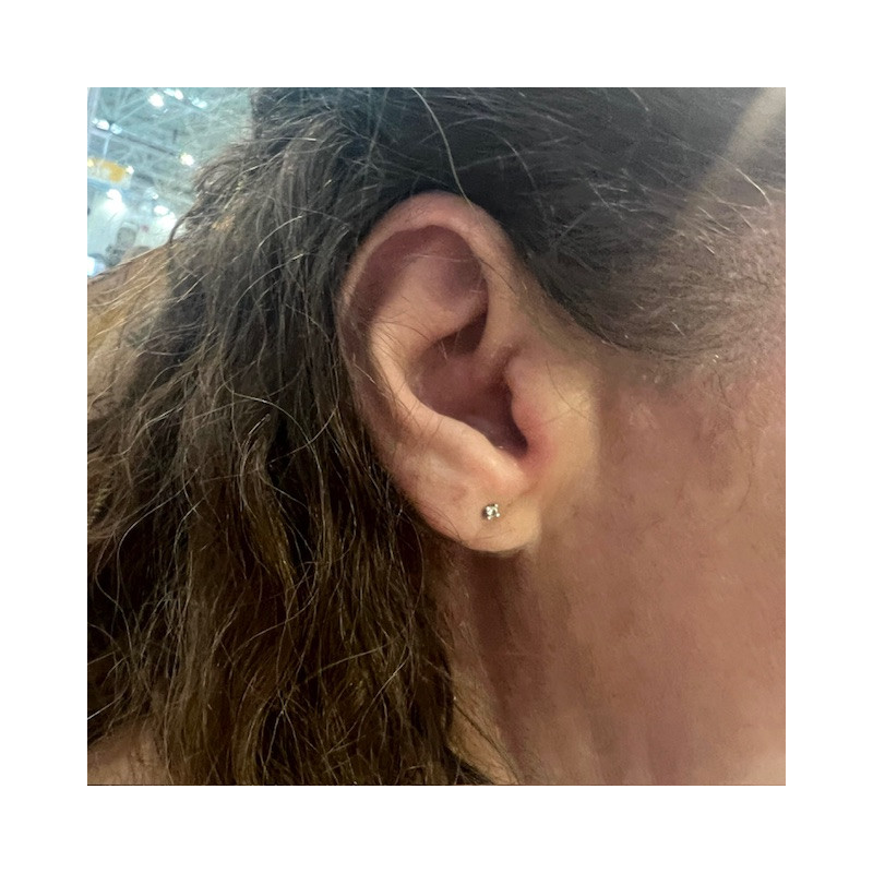 Diamant mic, 3 mm - Cercel aur galben 14K ! SE VINDE LA BUCATA !