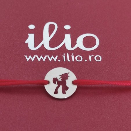 Banut cu unicorn - Pandant aur galben 14K pe bratara snur