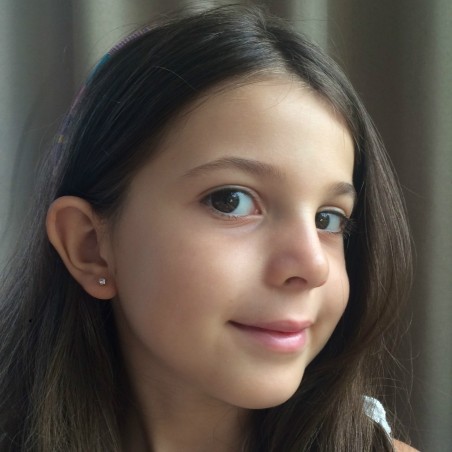 Cercei aur alb 14K Flori mici piatra rosie, 4 mm